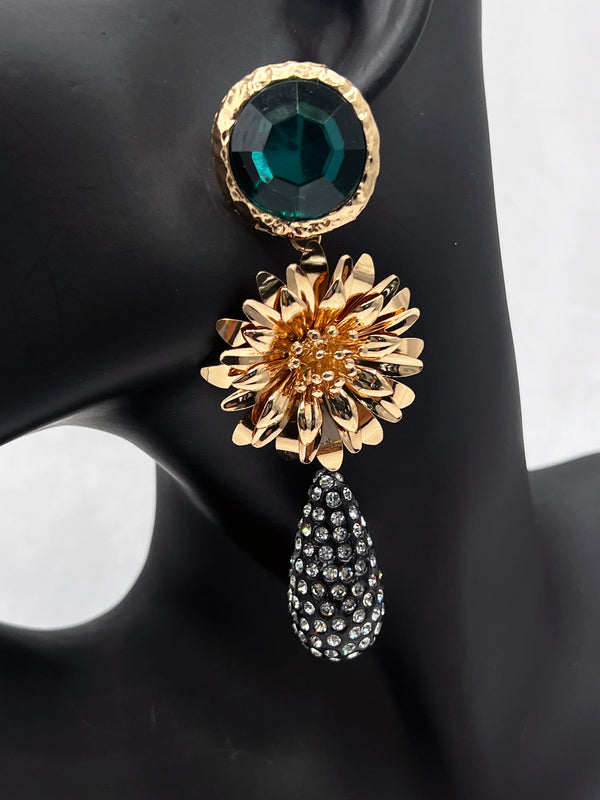 green gemstone flower earrings, luxury drop earrings, gold and crystal earrings, statement evening jewelry, elegant black and gold earrings