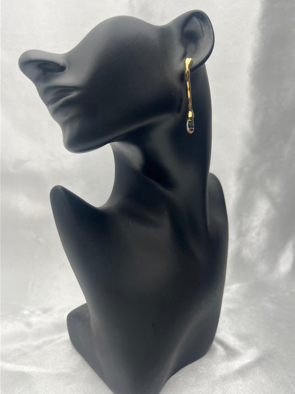gold raindrop earrings, crystal teardrop earrings, nature-inspired jewelry, organic shape earrings, sculpted gold earrings, elegant evening earrings