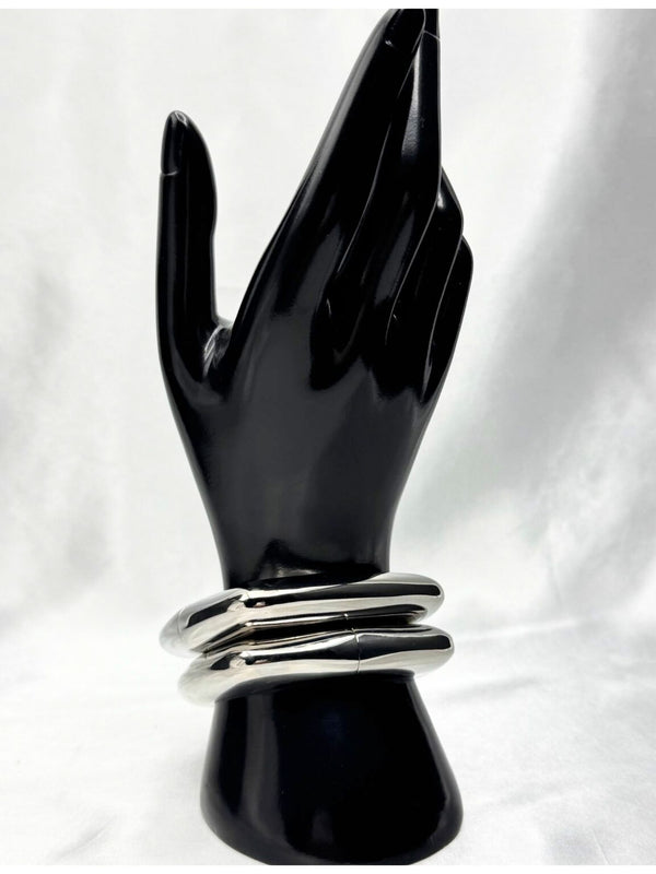 silver bangle bracelet, Infinite Love bangle,structured silver jewelry, glossy gold bracelet, unique shape gold bangle, statement silver bracelet, luxury silverjewelry, statement jewelry