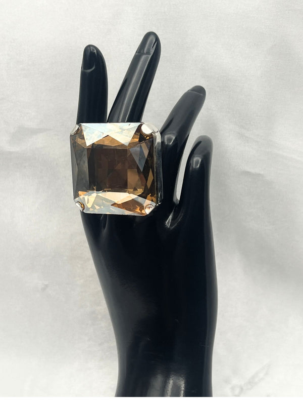 Square-Cut Rhinestone Statement Ringfaceted rhinestone set in a sleek minimalist band.Clear-cut, geometric design.square rhinestone statement ringlarge rhinestone ringbold fashion jewelryglamorous statement ringelegant square-cut ringsparkling rhinestone ringminimalist statement ringtrendy rhinestone jewelrywomen’s evening jewelryluxury fashion accessories