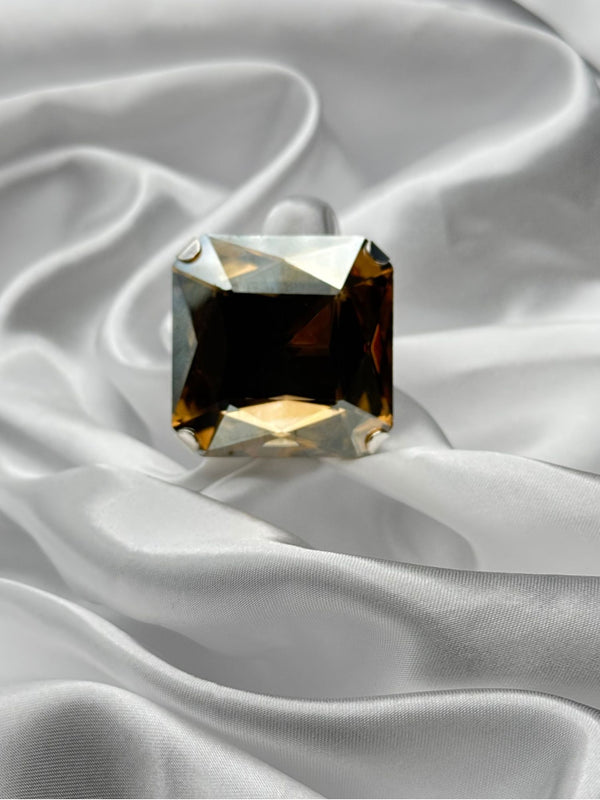 Square-Cut Rhinestone Statement Ringfaceted rhinestone set in a sleek minimalist band.Clear-cut, geometric design.square rhinestone statement ringlarge rhinestone ringbold fashion jewelryglamorous statement ringelegant square-cut ringsparkling rhinestone ringminimalist statement ringtrendy rhinestone jewelrywomen’s evening jewelryluxury fashion accessories